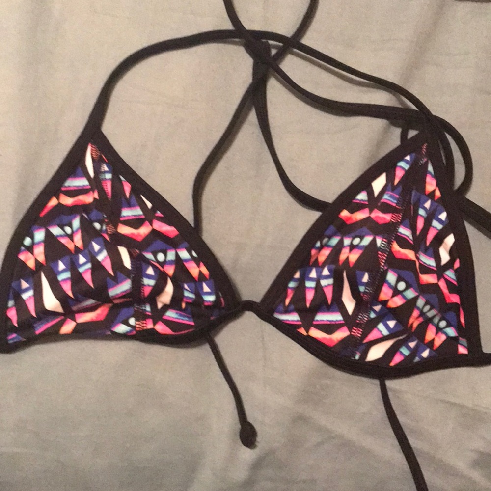 Lot of 3 Victoria’s Secret Pink tops and 1 target - Picture 3 of 6